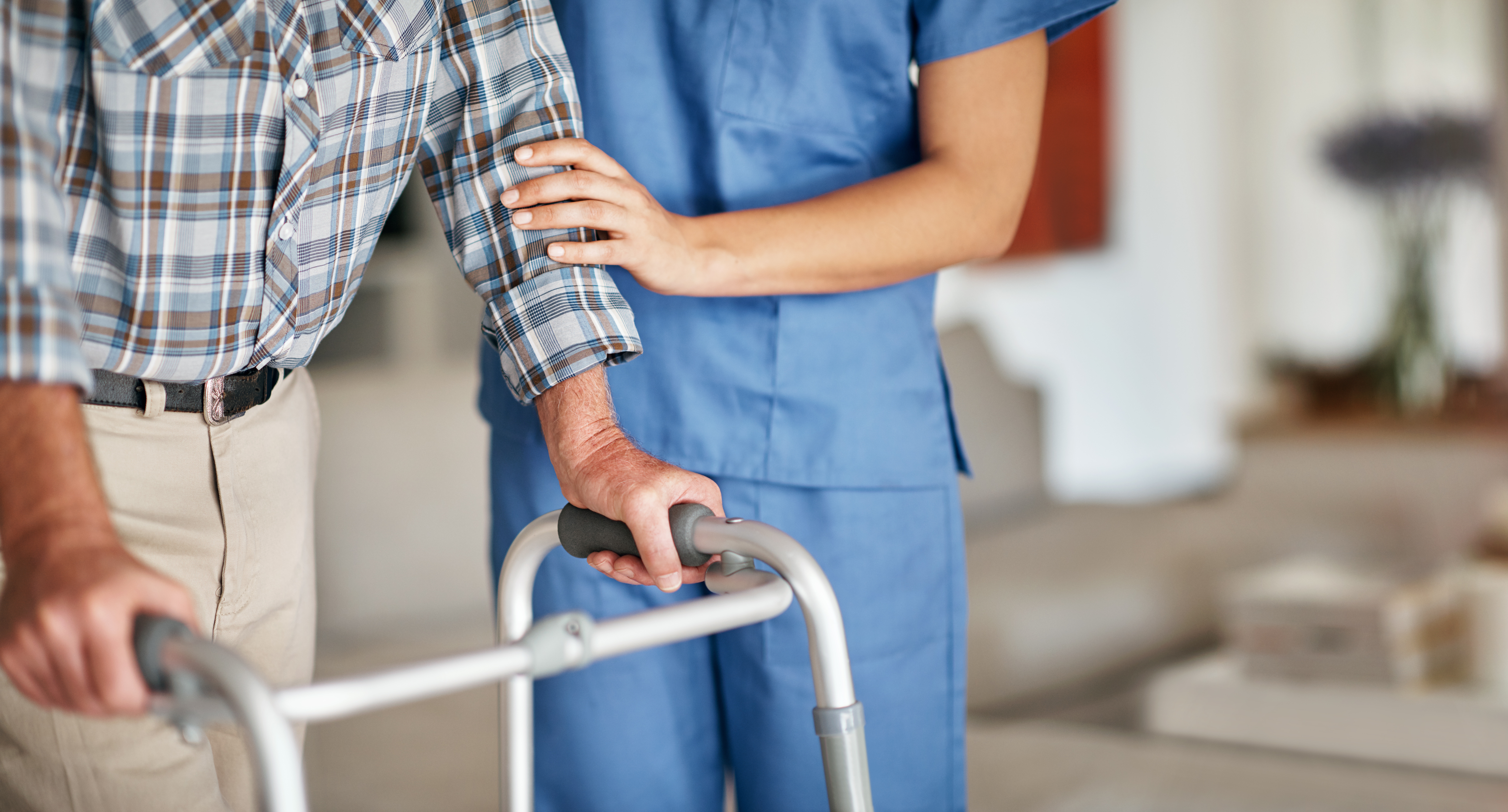 Aging walker disability i Stock 673304934