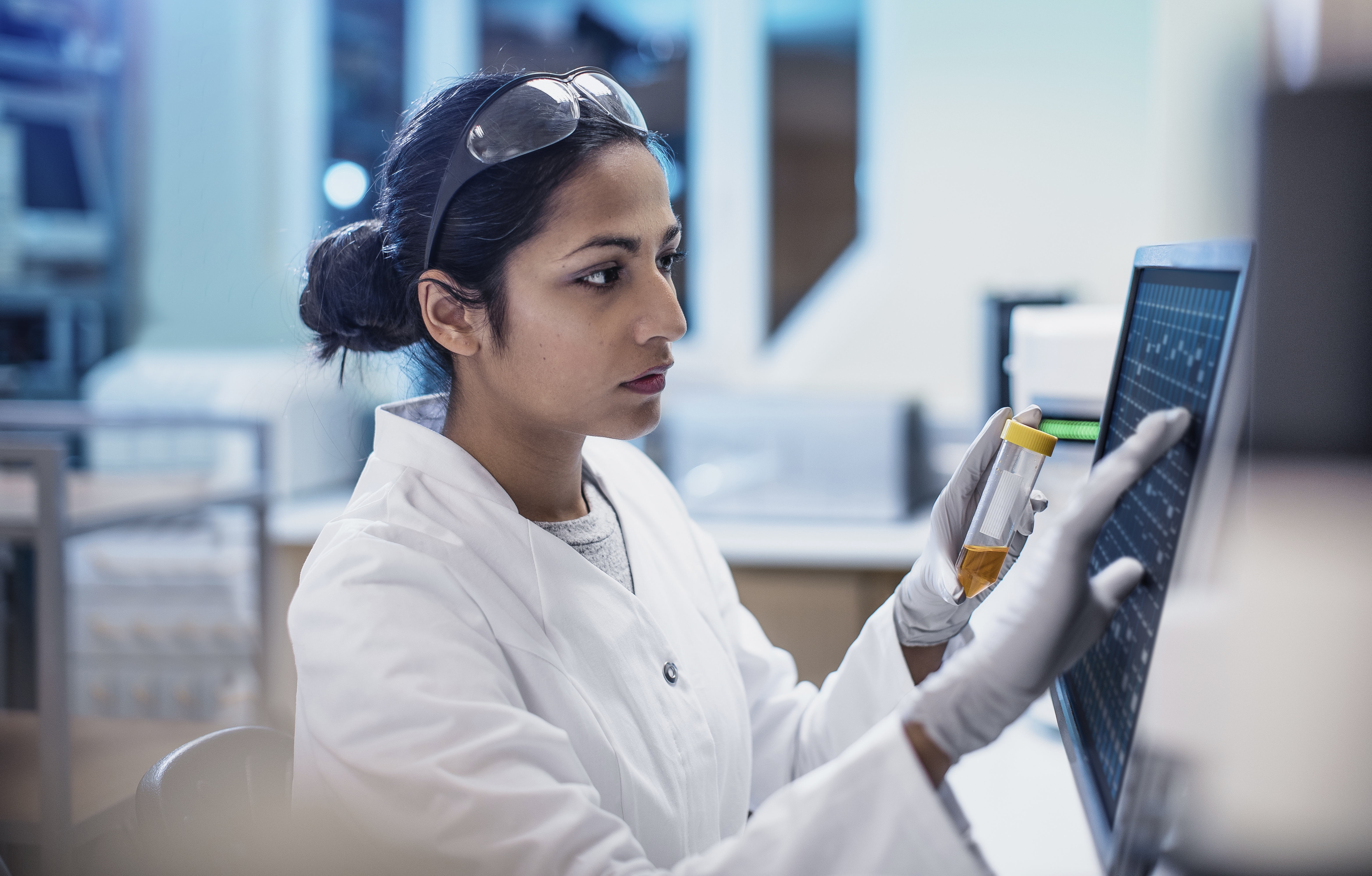 Food safety lab scientist i Stock 1127105013
