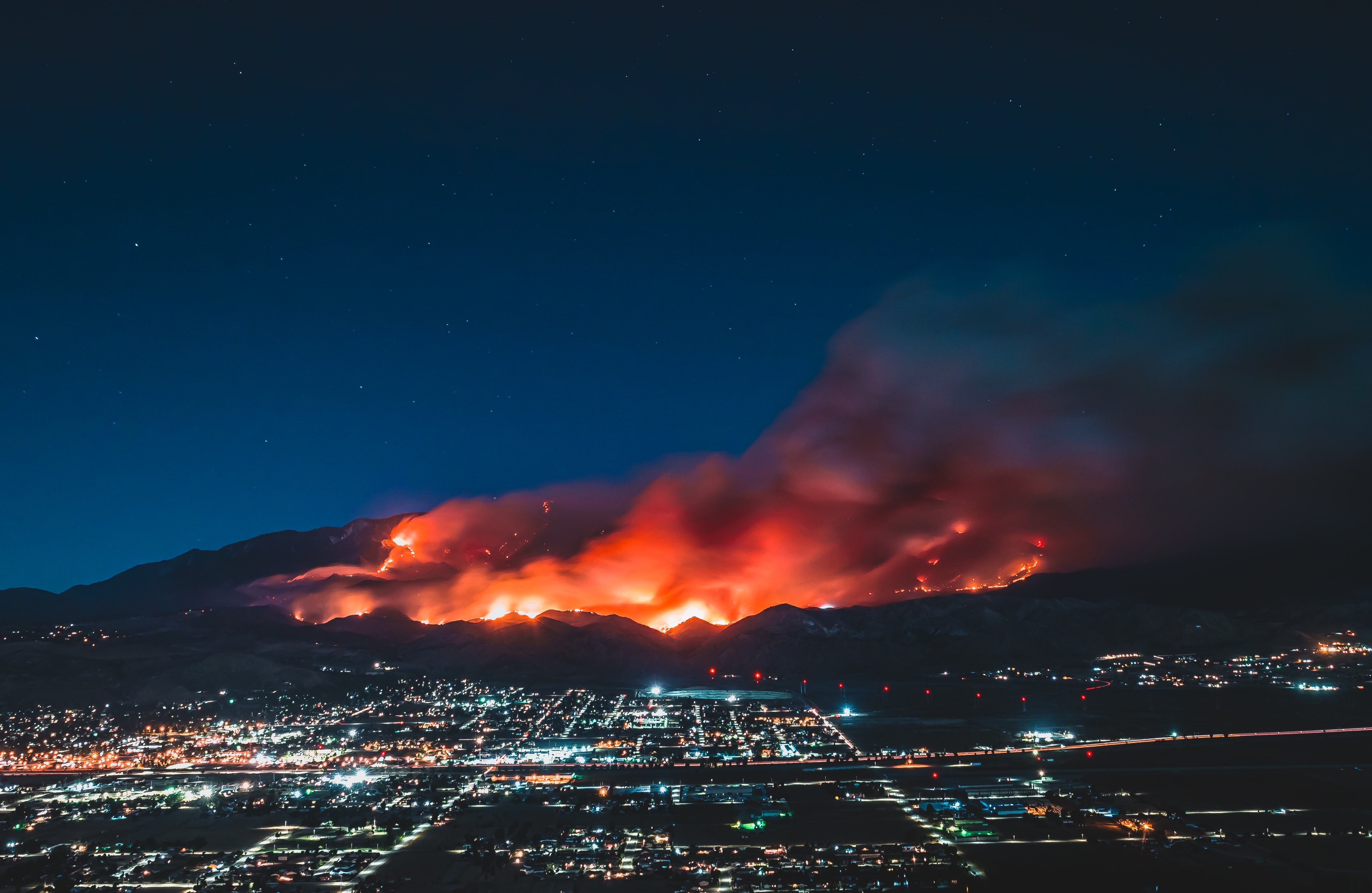 Fires at Idyllwild-Pine Cove, CA, USA. Photo: Levan Badzgaradze