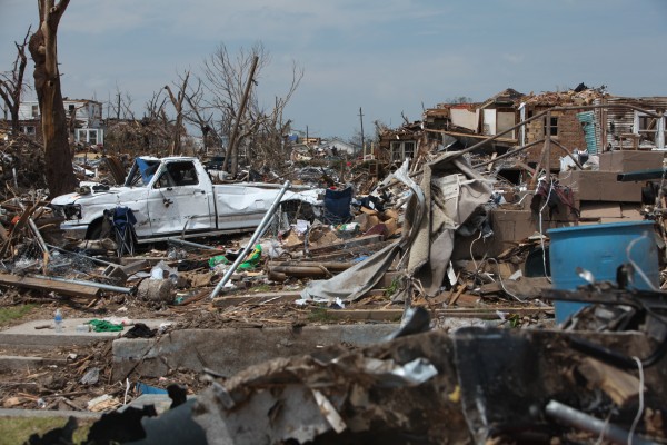 Tornado wreckage disaster respond i Stock 185266269